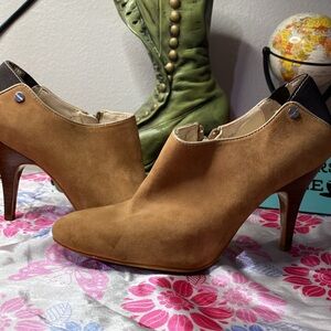 NWOT Ladies Shoes size 7